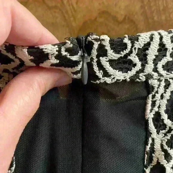 Altar’d State Sleeveless A-line Cream Laced Dress with Black Lining Size XS - Picture 2 of 8